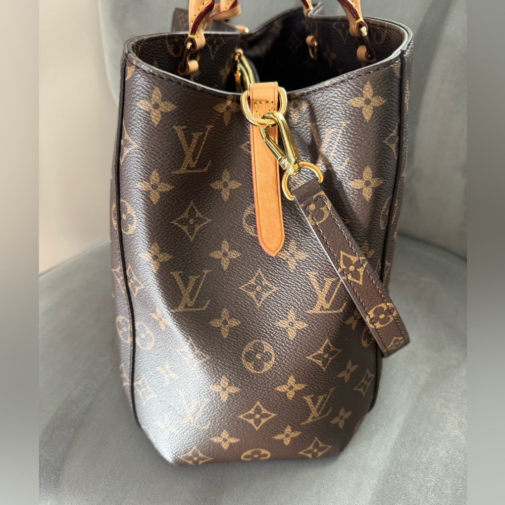 Louis Vuitton Monogram Canvas Montaigne GM - Picture 6 of 15